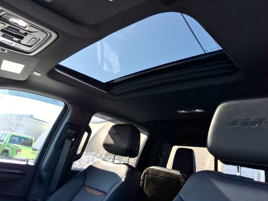 Used 2023 GMC Sierra 1500 AT4 w/ Technology Package image 17