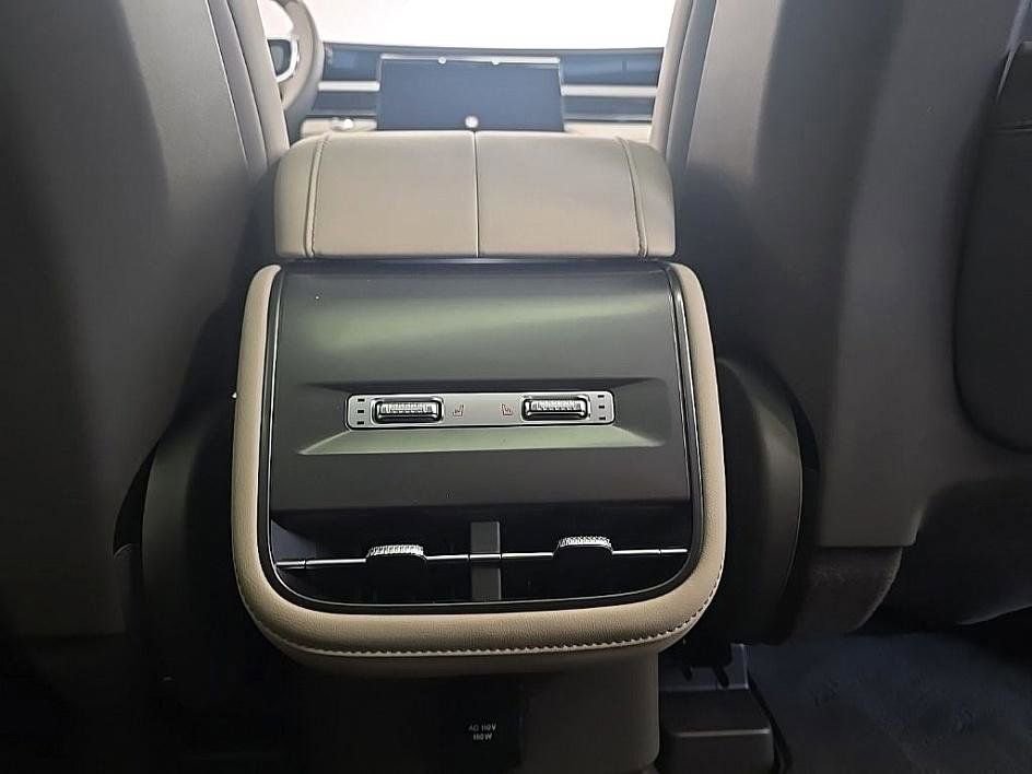 Used 2025 Lincoln Nautilus Reserve image 37