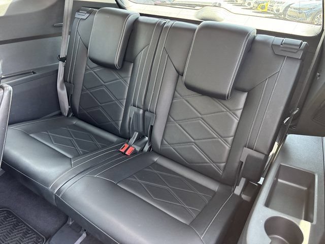 Used 2024 Volkswagen Atlas SE FWD image 17