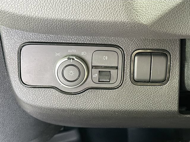 Used 2025 Mercedes-Benz Sprinter 2500 image 23