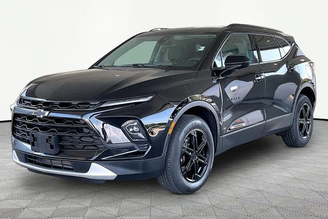 Used 2023 Chevrolet Blazer LT w/ Convenience Package FWD image 3