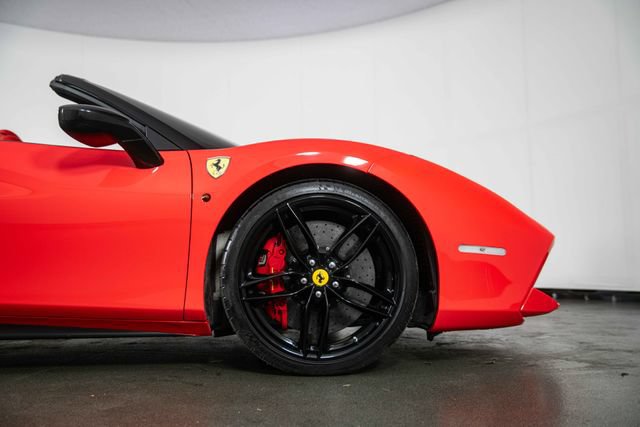Used 2018 Ferrari 488 Spider RWD image 11