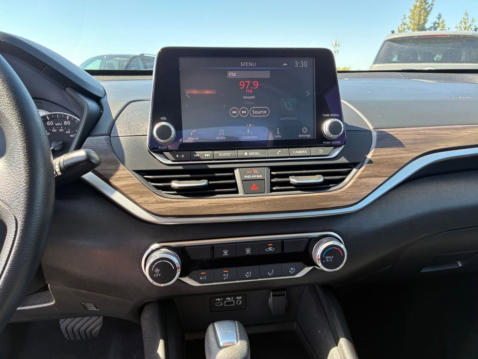 Used 2025 Nissan Altima 2.5 SV FWD image 17