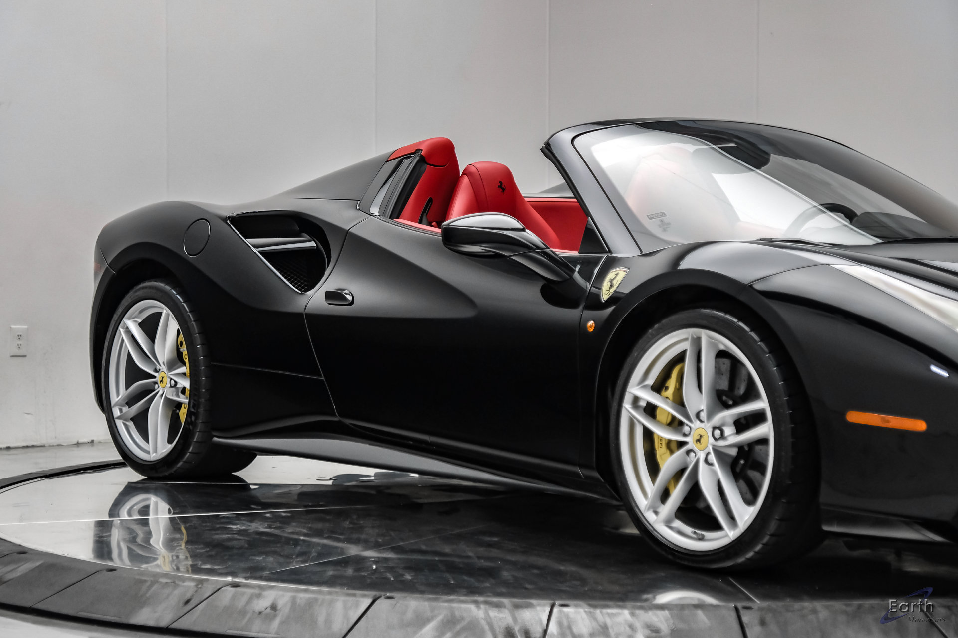 Used 2018 Ferrari 488 Spider RWD image 35
