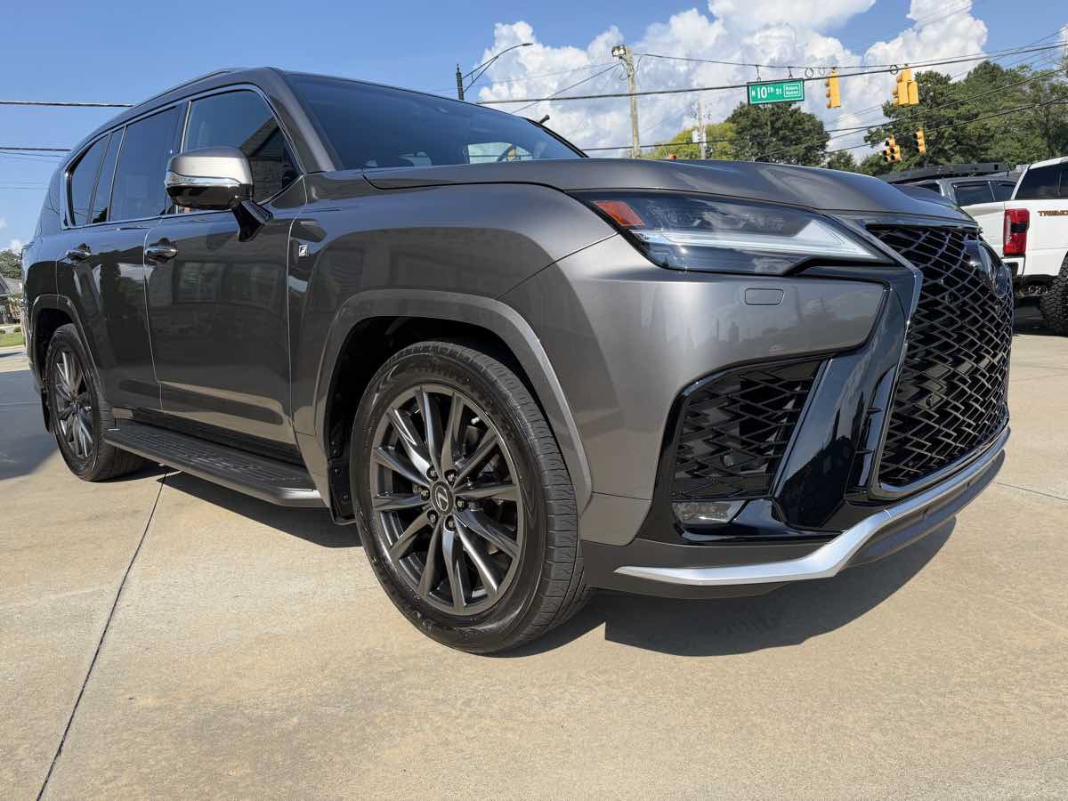 Used 2023 Lexus LX 600 F Sport w/ Accessory Package (Z1) AWD/4WD image 4