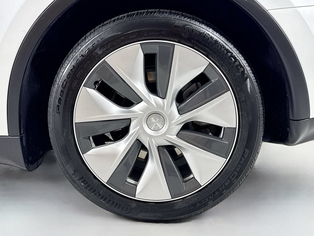 Used 2023 Tesla Model Y Long Range AWD/4WD image 9