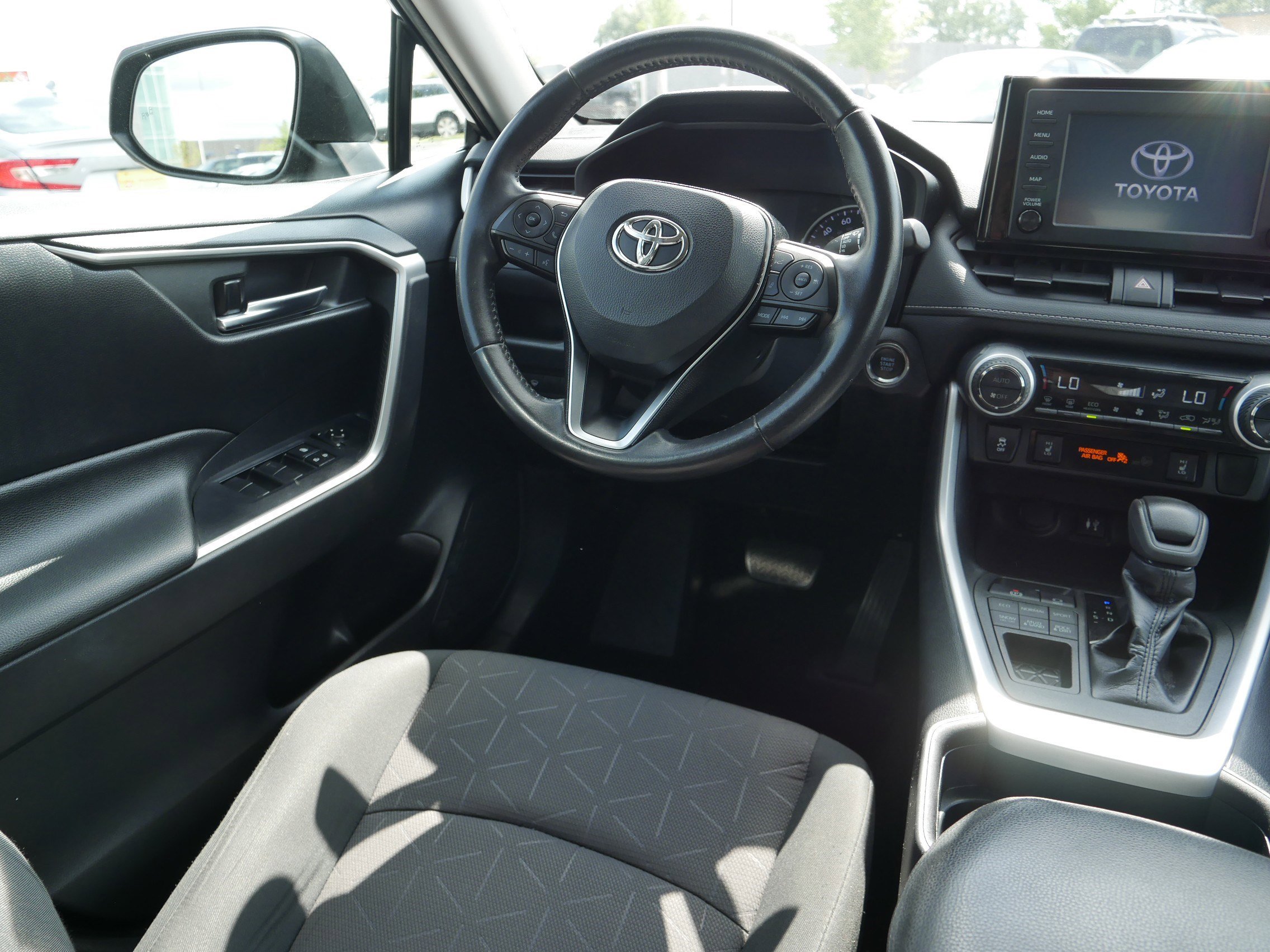 Used 2019 Toyota RAV4 XLE image 9