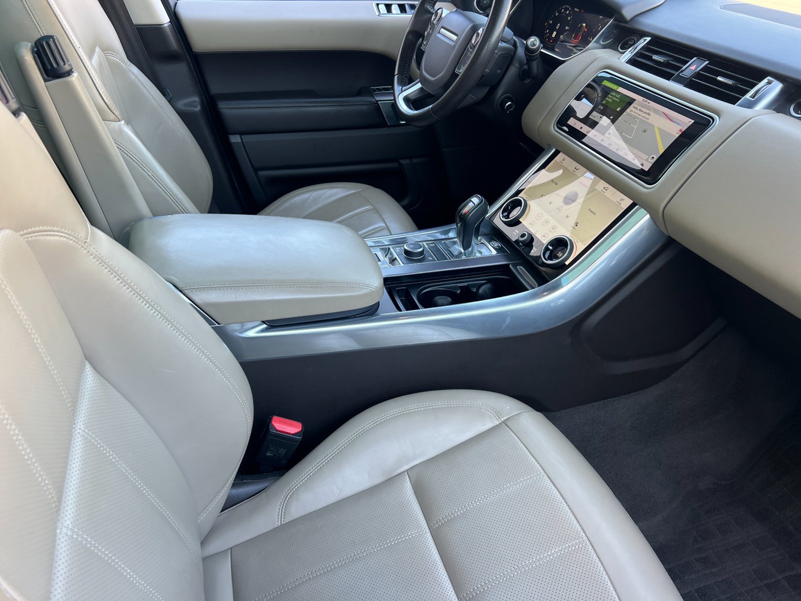 Used 2019 Land Rover Range Rover Sport HSE AWD/4WD image 16