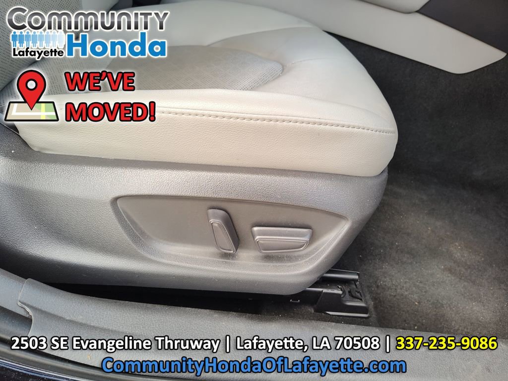 Used 2020 Toyota Camry XSE FWD image 30