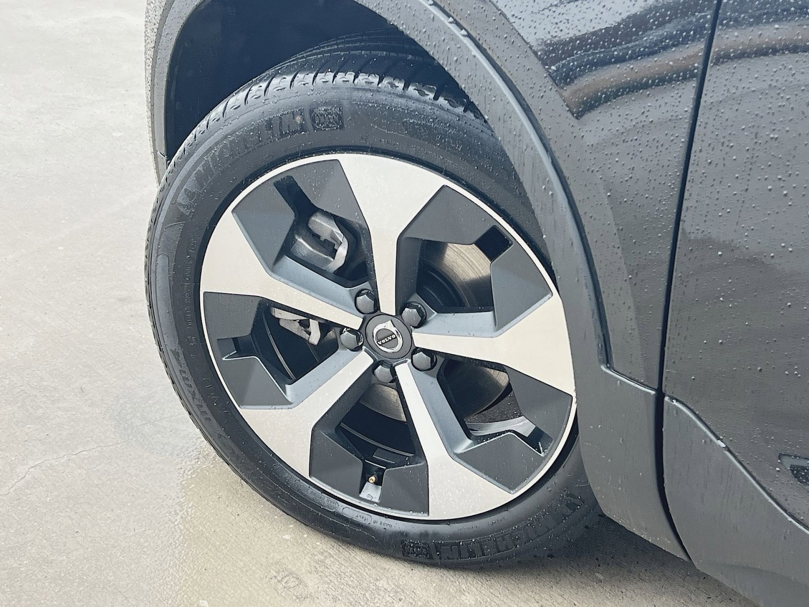 New 2026 Volvo XC40 B5 Plus w/ Protection Package Premier image 12