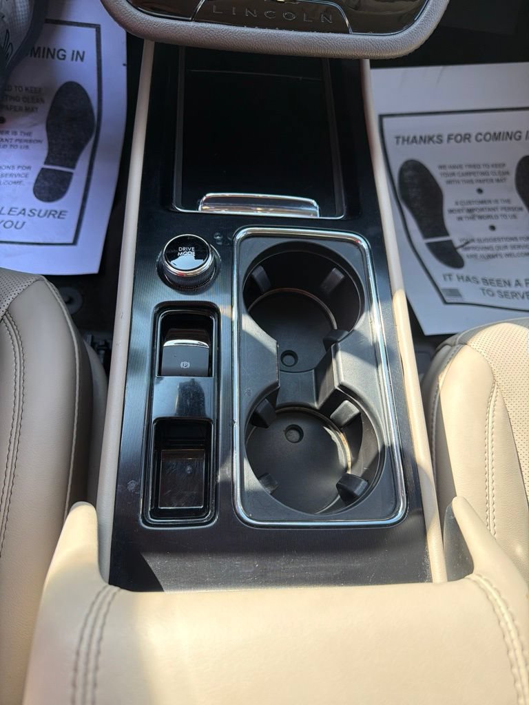Used 2022 Lincoln Corsair AWD w/ Equipment Group 101A image 17