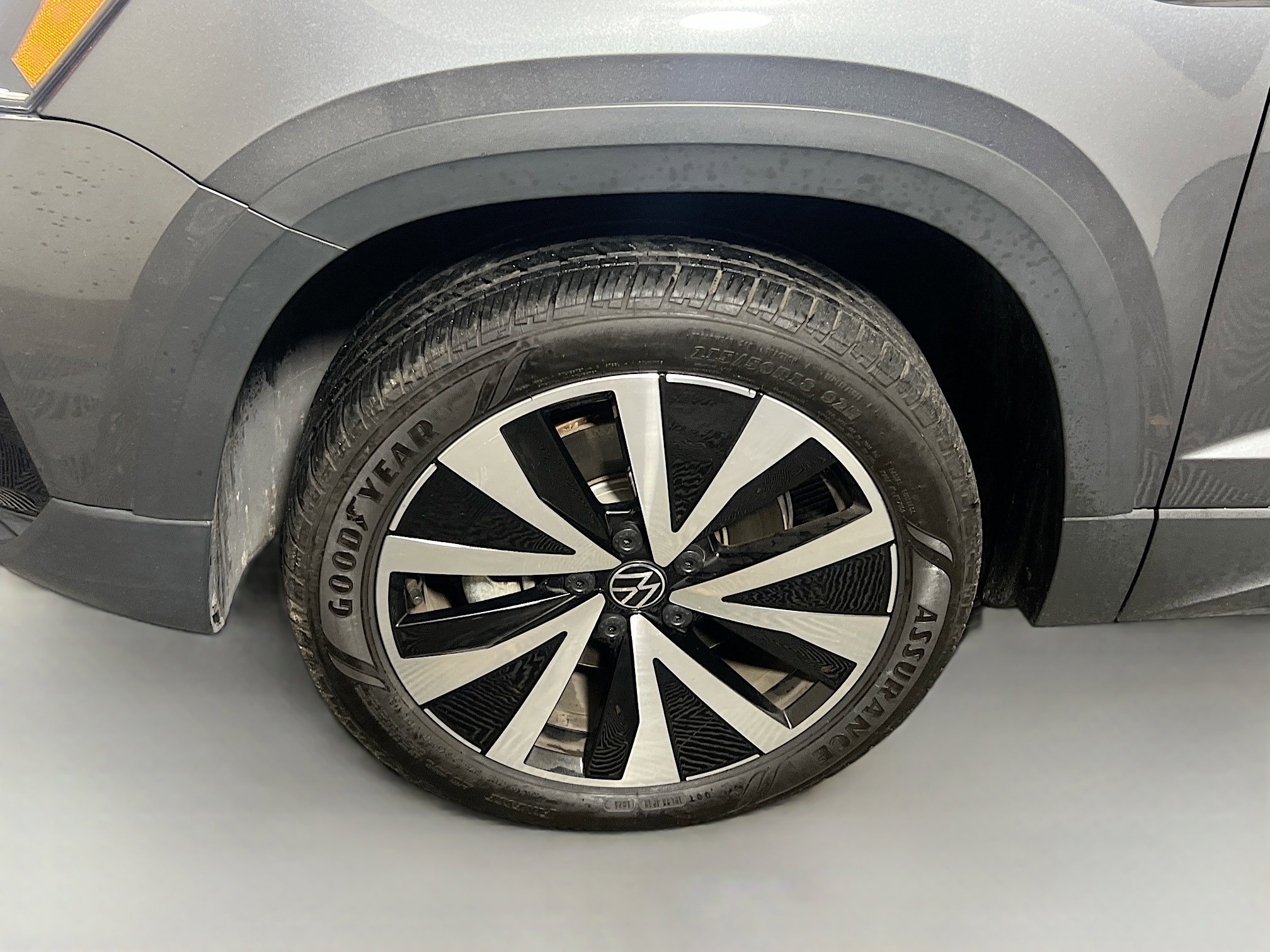 Used 2024 Volkswagen Taos SE image 13