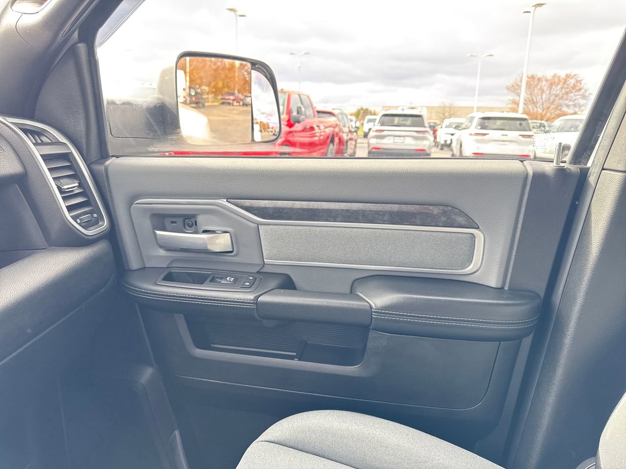 Used 2022 RAM 3500 Big Horn image 28