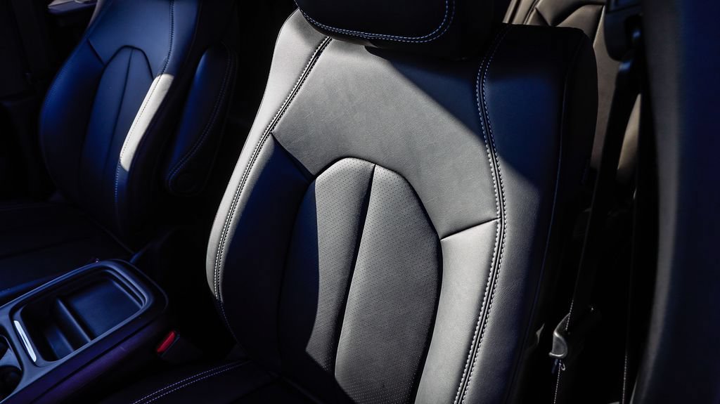 New 2027 Chrysler Pacifica Select FWD image 30