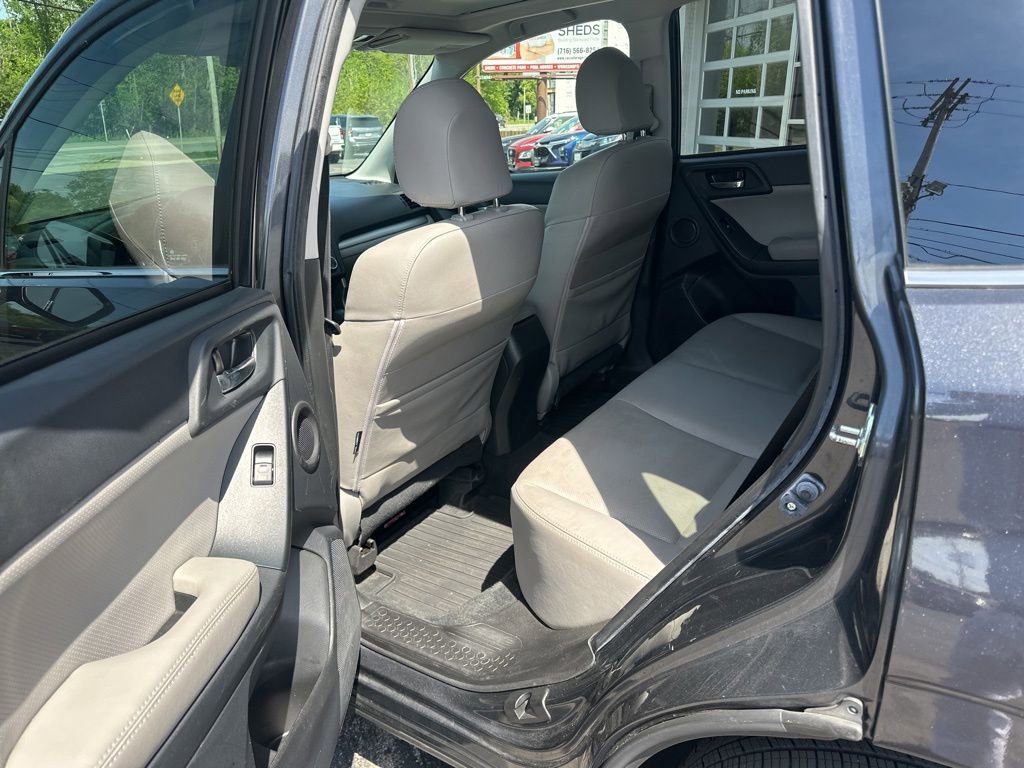 Used 2015 Subaru Forester 2.5i Limited AWD/4WD image 28
