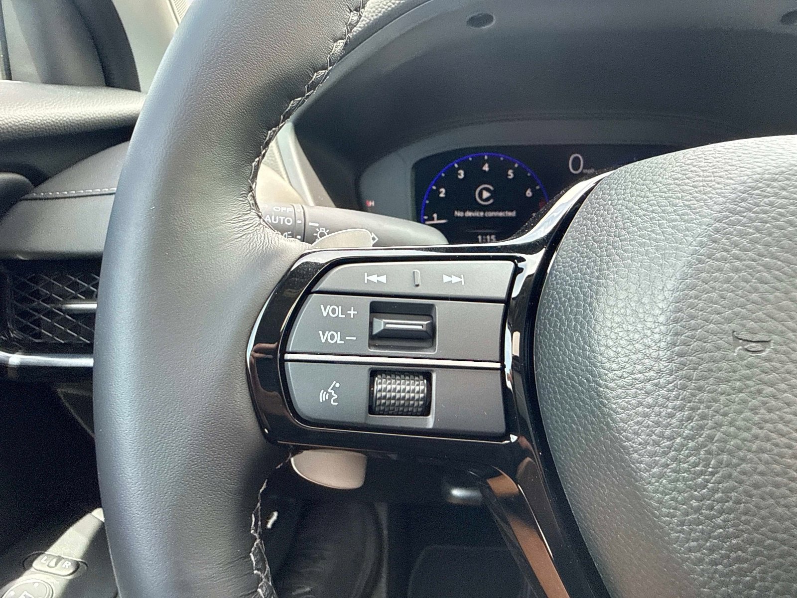 Used 2025 Acura ADX FWD image 37
