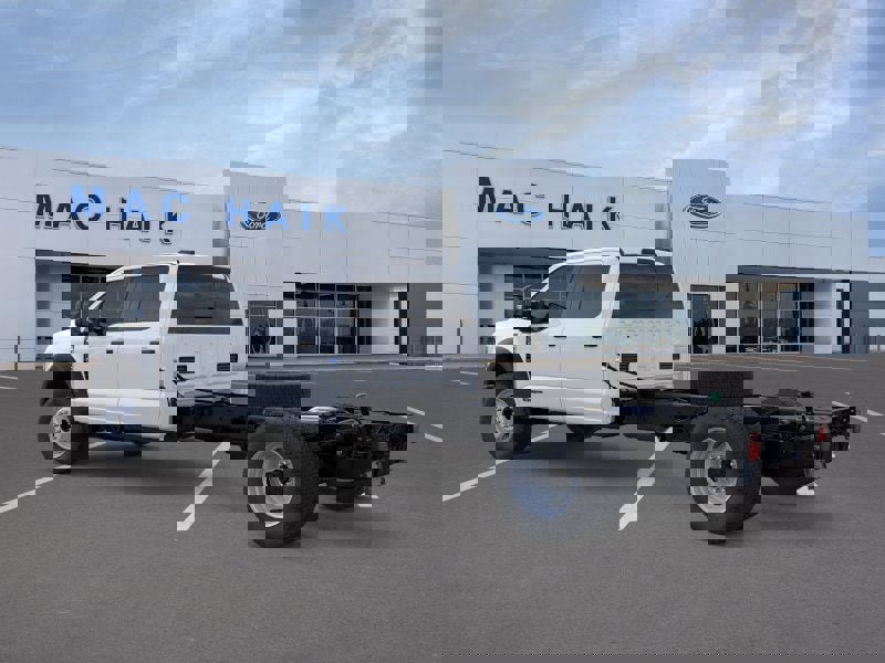 New 2026 Ford F550 4x4 Crew Cab image 4