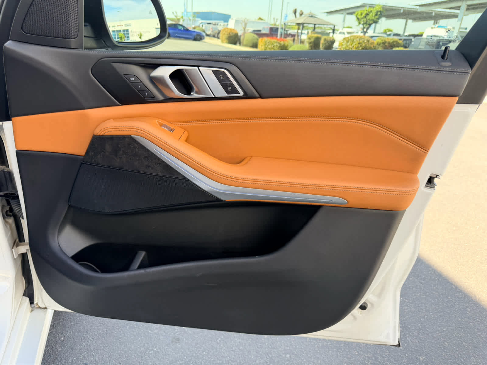 Used 2023 BMW X7 xDrive40i w/ Parking Assistance Package image 23