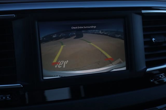 Used 2023 Chrysler Voyager LX image 17