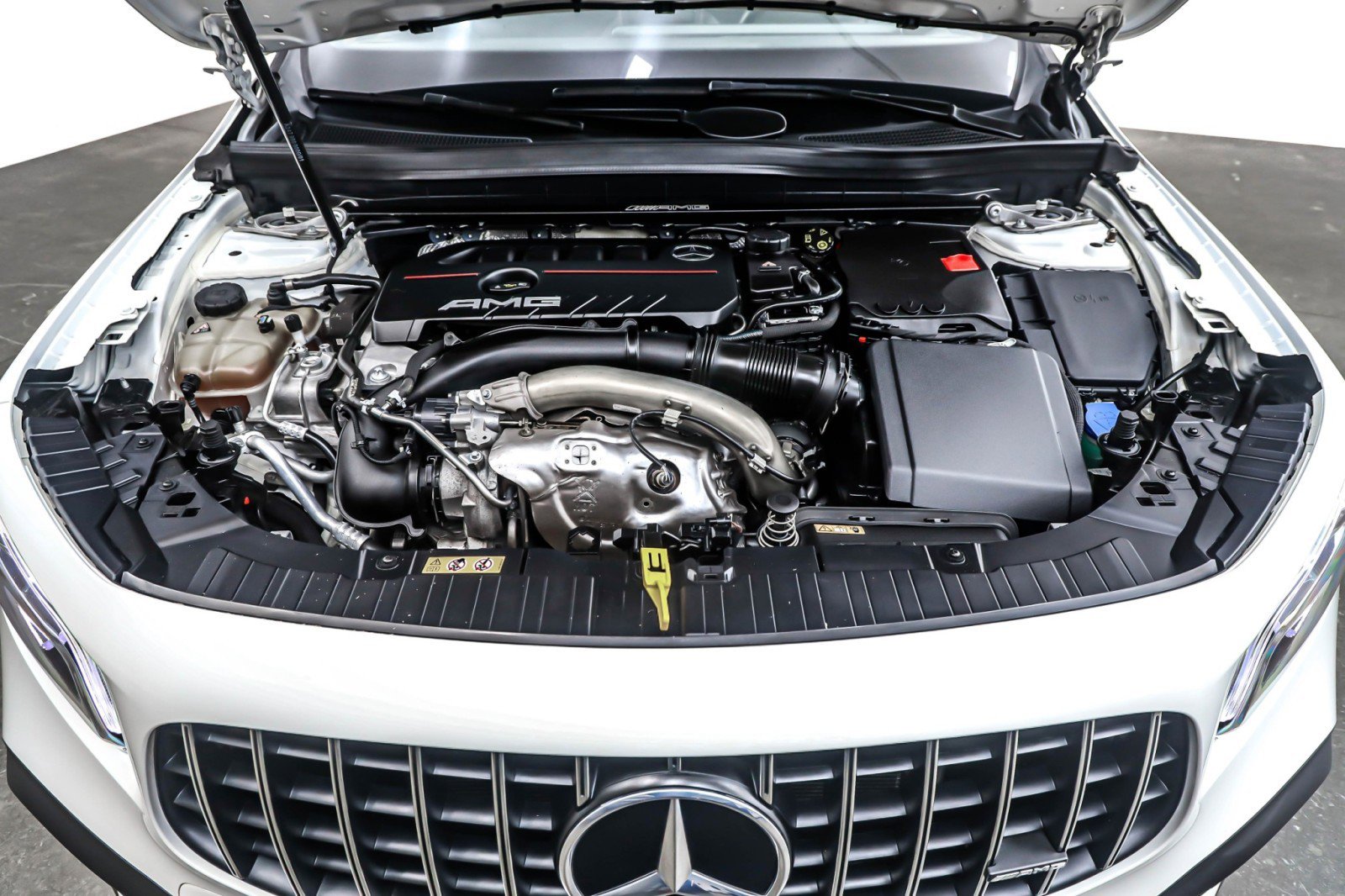 Used 2022 Mercedes-Benz GLB 35 AMG AMG GLB 35 4MATIC SUV image 11