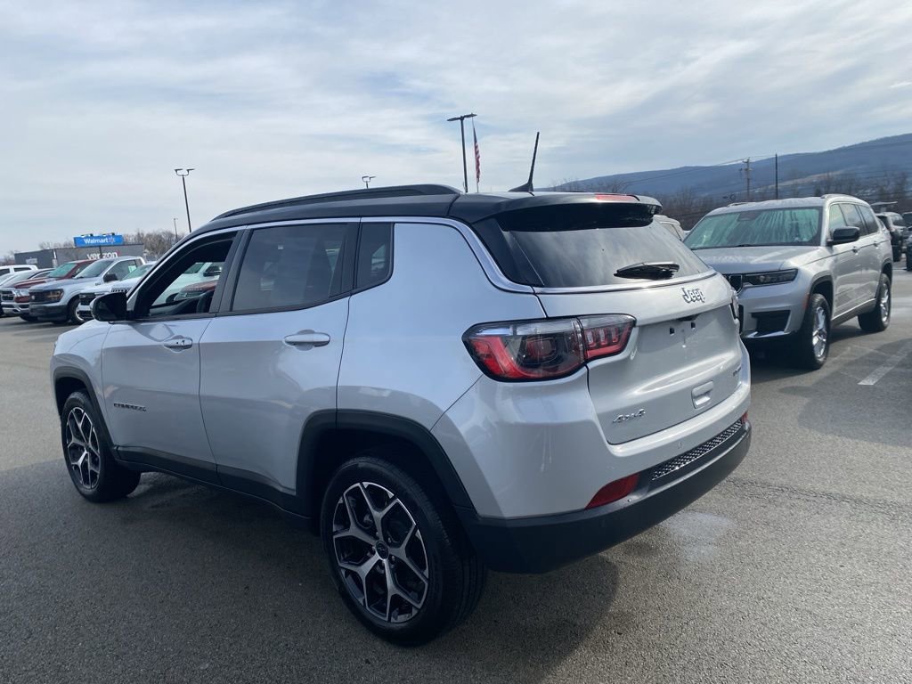 Certified 2025 Jeep Compass Limited image 4