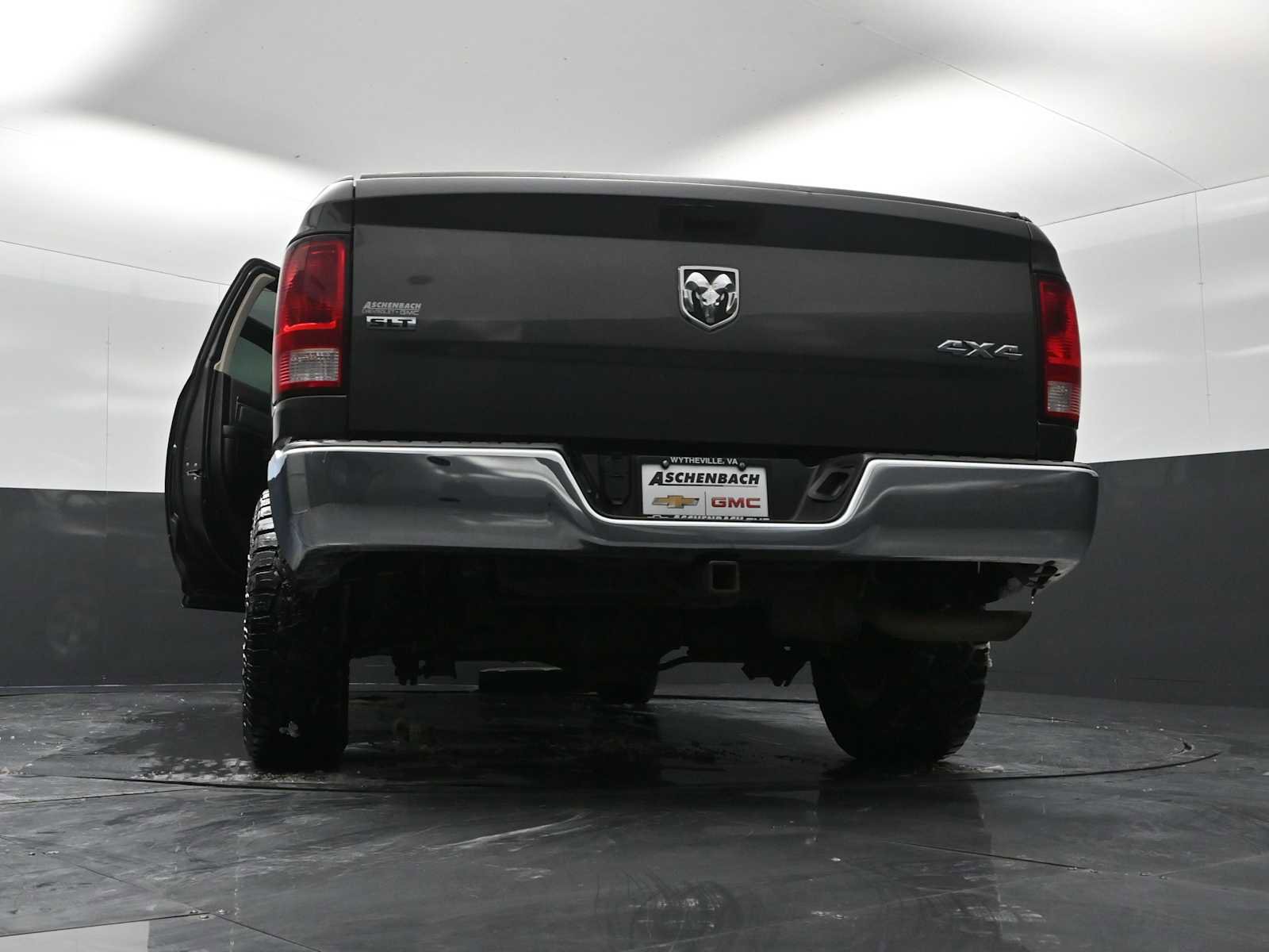 Used 2021 RAM 1500 Classic SLT image 30