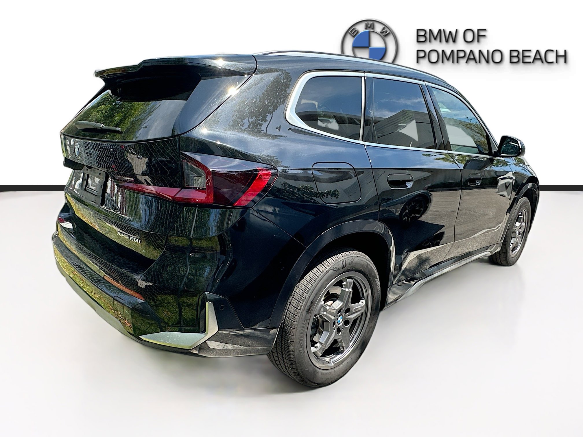Used 2025 BMW X1 xDrive28i w/ Premium Package image 4