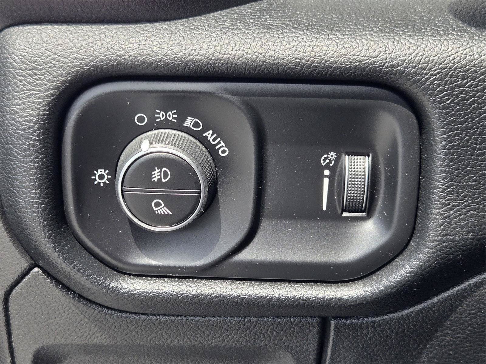 Used 2020 RAM 1500 Lone Star RWD image 20