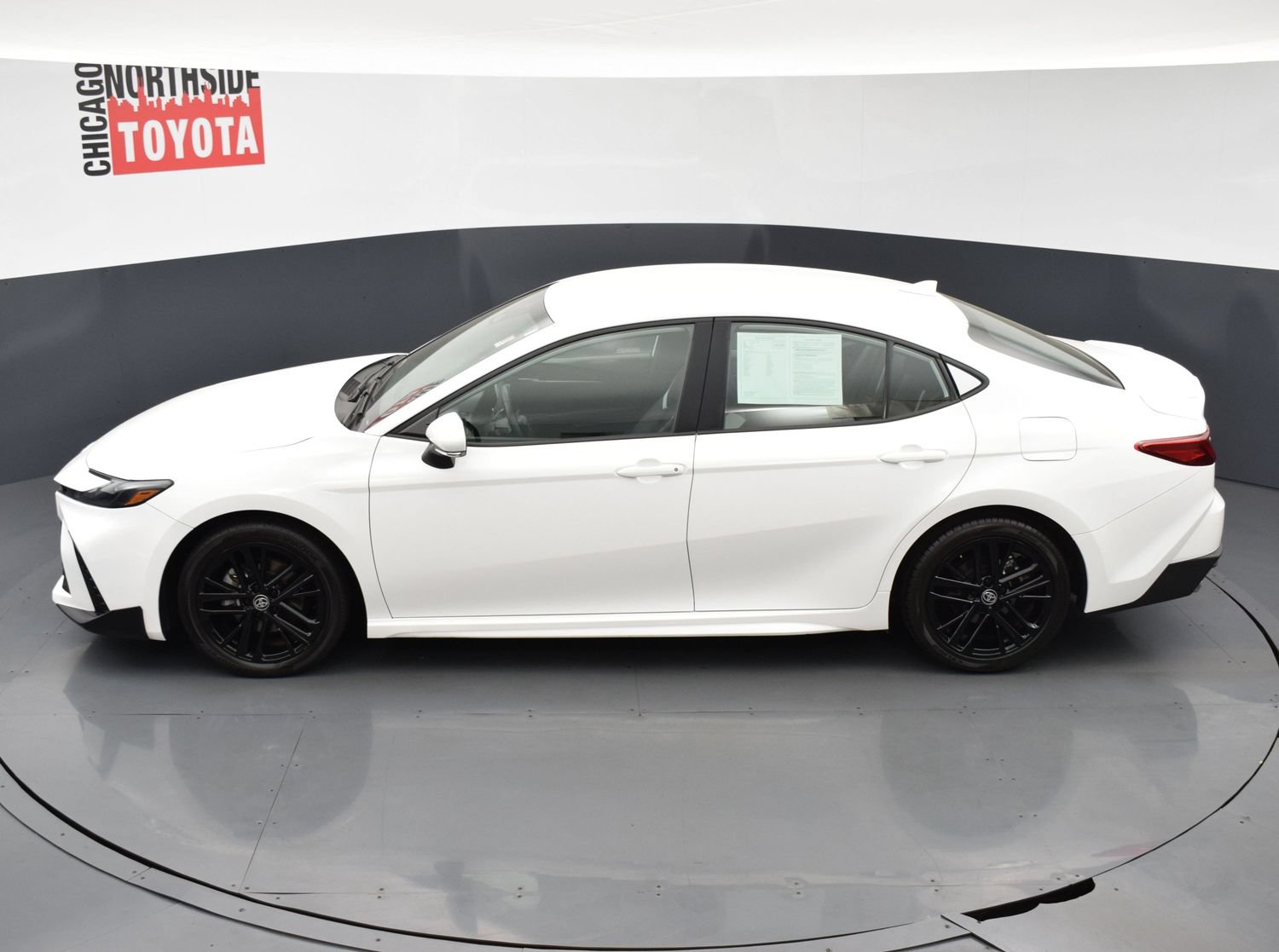 Used 2025 Toyota Camry SE FWD image 18