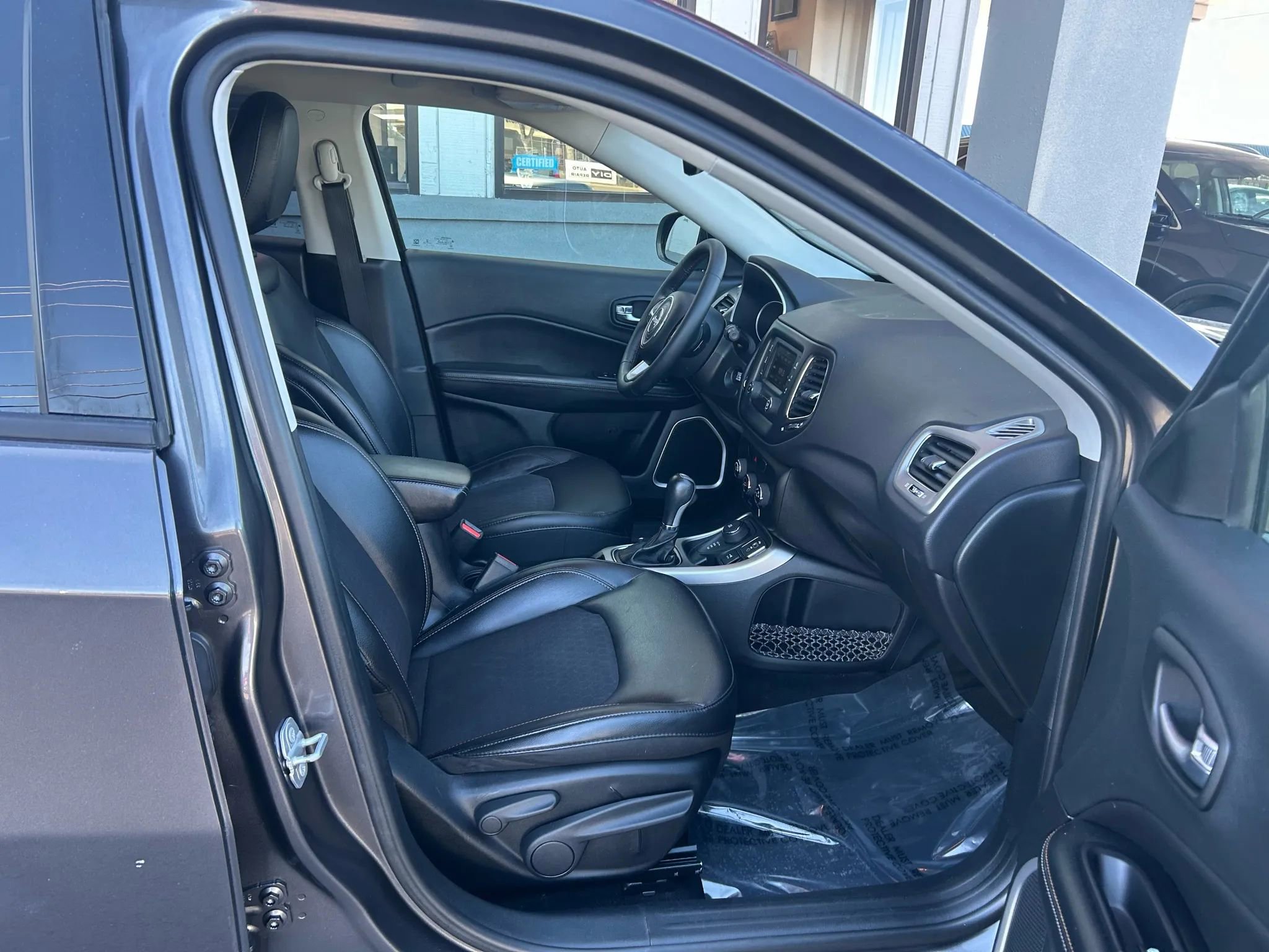 Used 2018 Jeep Compass Latitude image 22