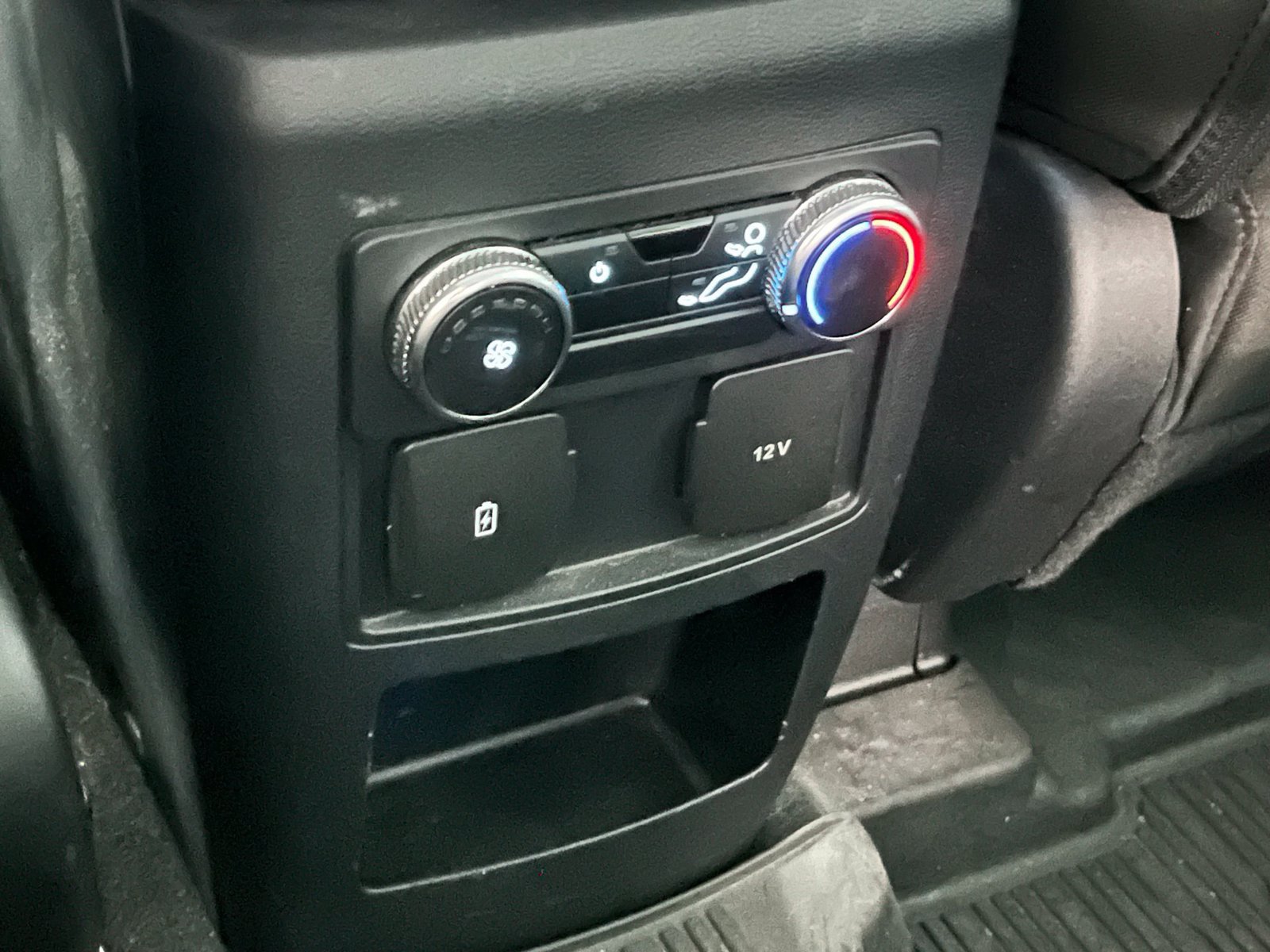 Used 2021 Ford Explorer XLT AWD/4WD image 37