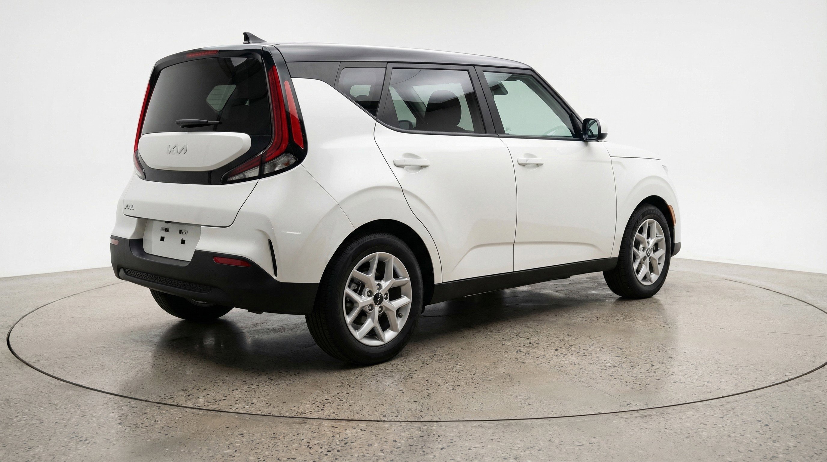 Used 2025 Kia Soul LX w/ LX Technology Package FWD image 9