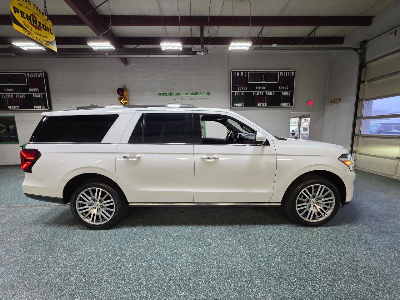Used 2024 Ford Expedition Max Limited image 5