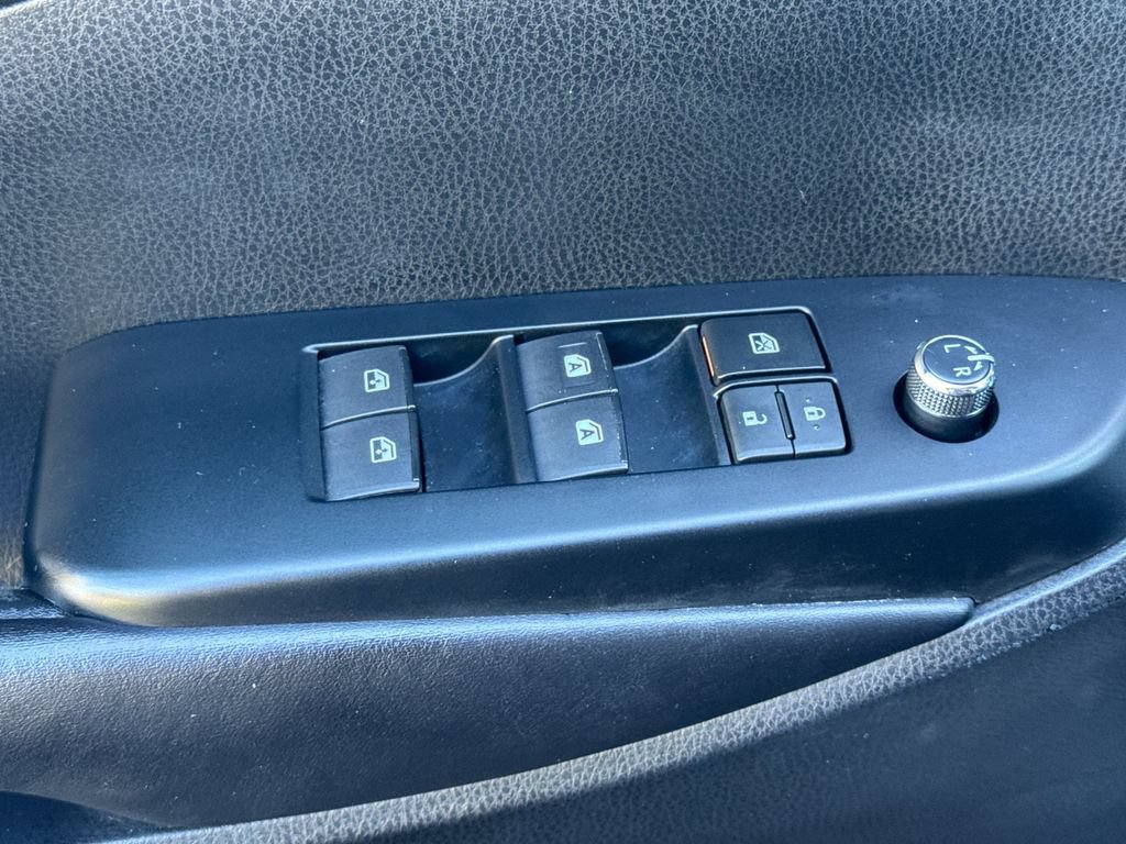 Used 2019 Toyota Highlander SE AWD/4WD image 13