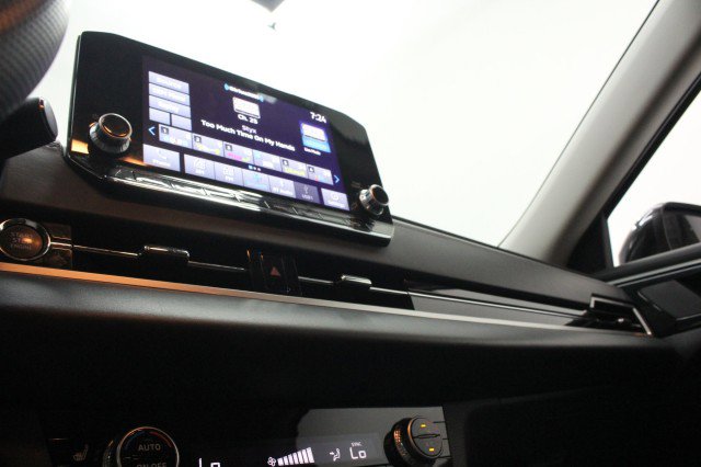 Used 2024 Mitsubishi Outlander SE image 14