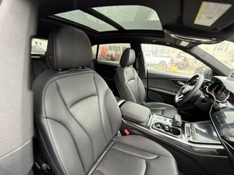 Used 2019 Audi Q8 Premium Plus w/ Premium Plus image 31