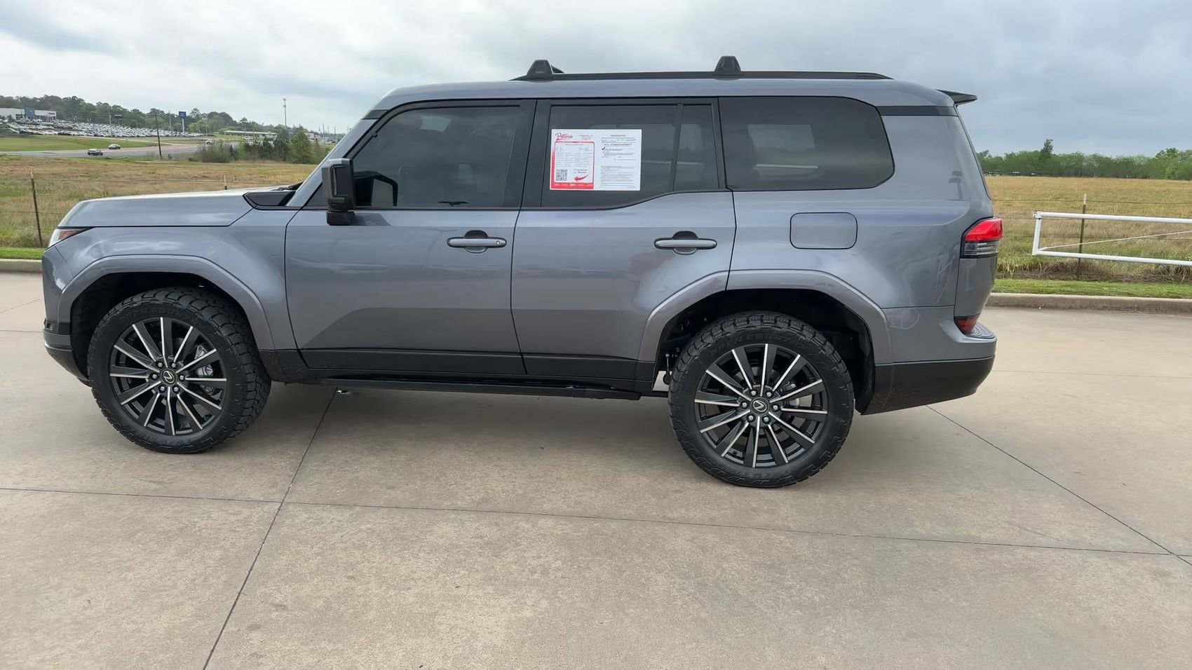 Used 2025 Lexus GX 550 w/ Cold Area Package AWD/4WD image 6
