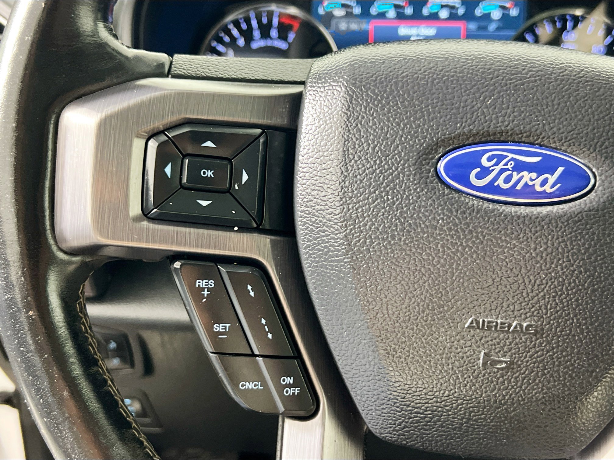 Used 2018 Ford Expedition Max Platinum AWD/4WD image 18