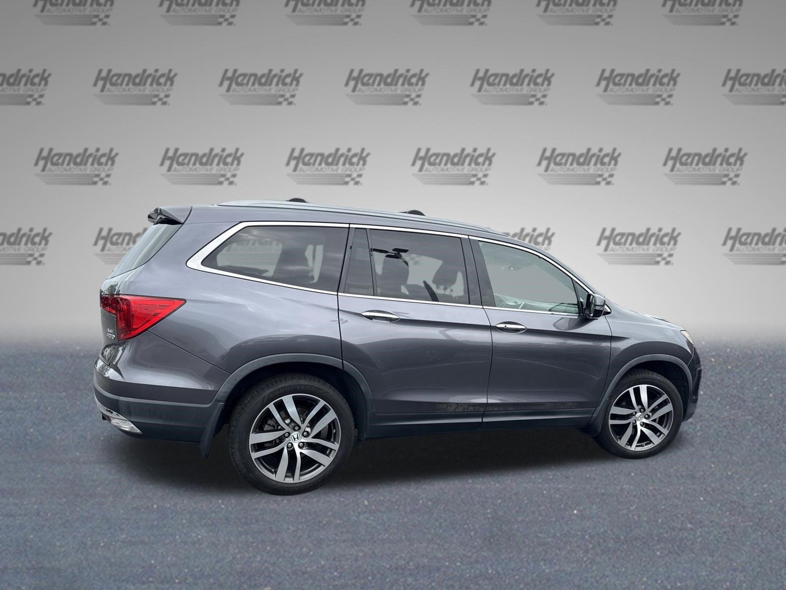 Used 2017 Honda Pilot Elite image 10