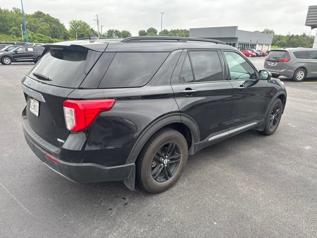Used 2020 Ford Explorer XLT w/ Equipment Group 202A AWD/4WD image 4