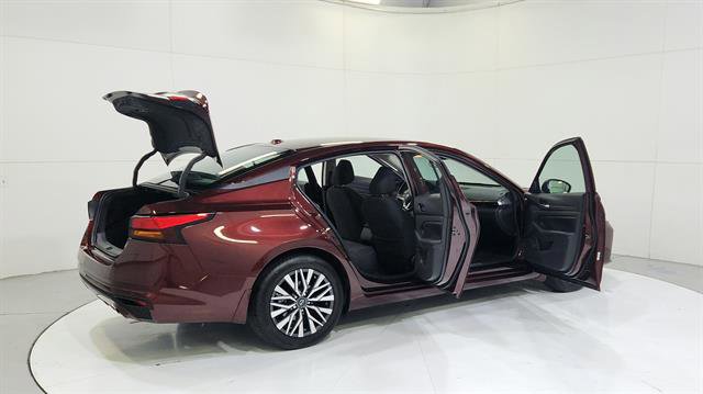 Certified 2024 Nissan Altima 2.5 SV w/ SV Premium Package FWD image 32