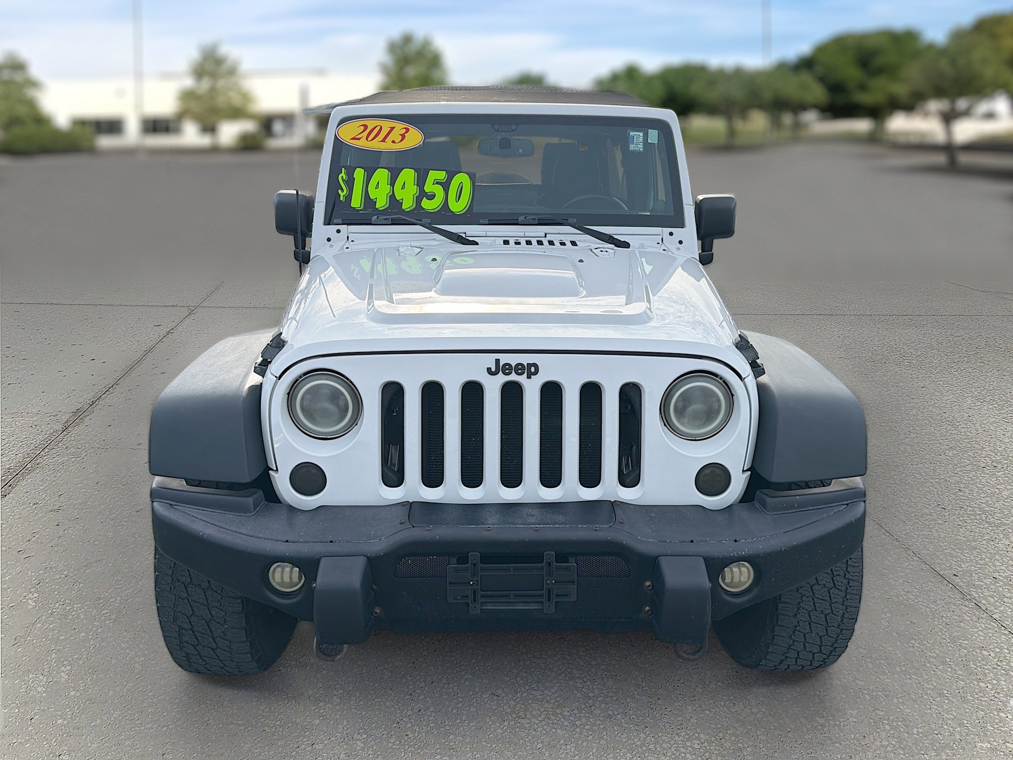 Used 2013 Jeep Wrangler Unlimited Sahara image 2