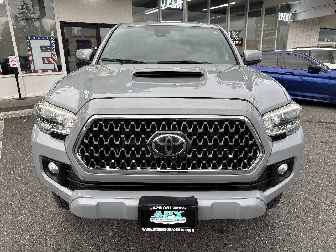 Used 2019 Toyota Tacoma TRD Sport AWD/4WD image 10