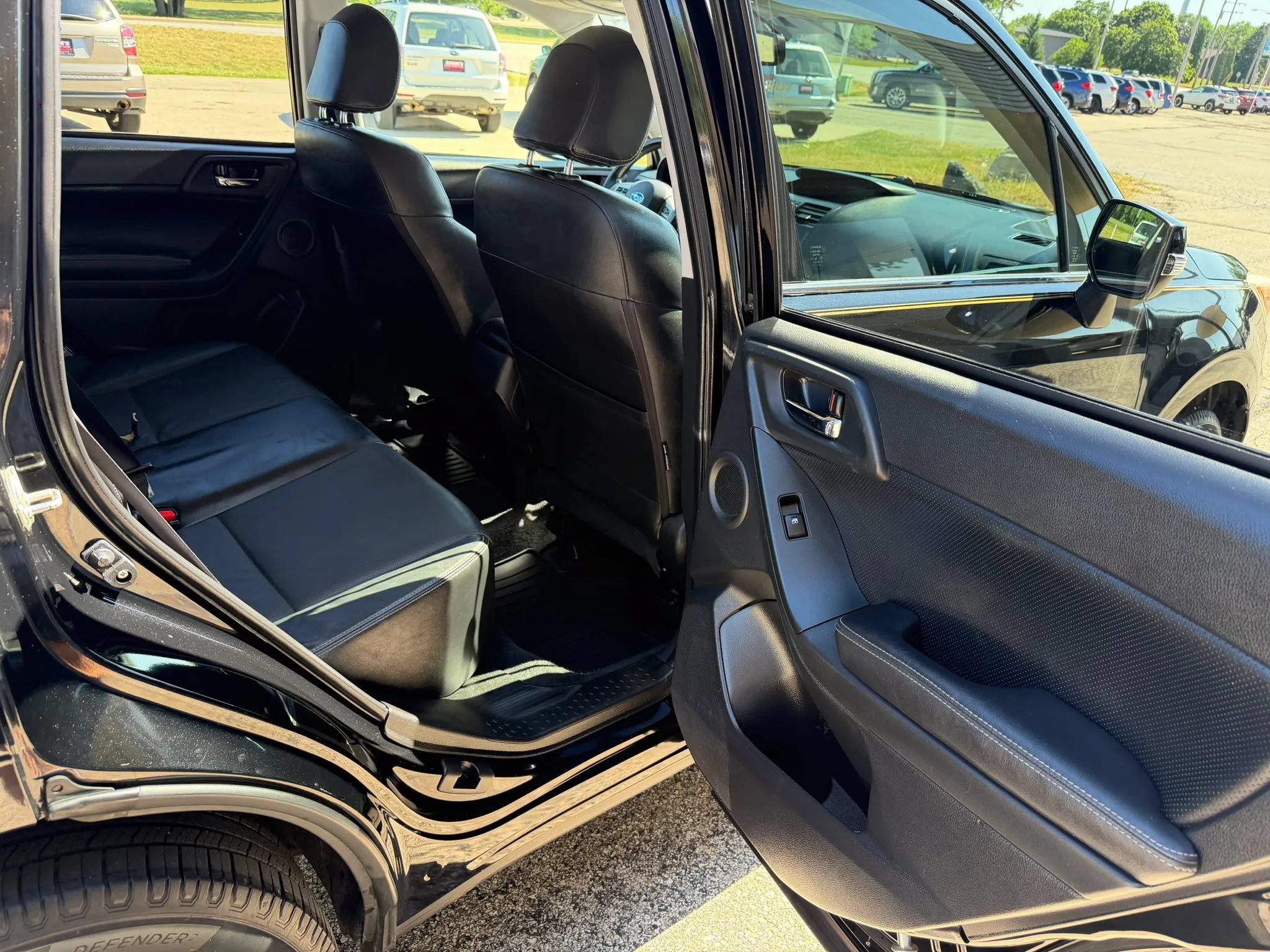 Used 2014 Subaru Forester 2.5i Touring w/ Popular Package #1 AWD/4WD image 14