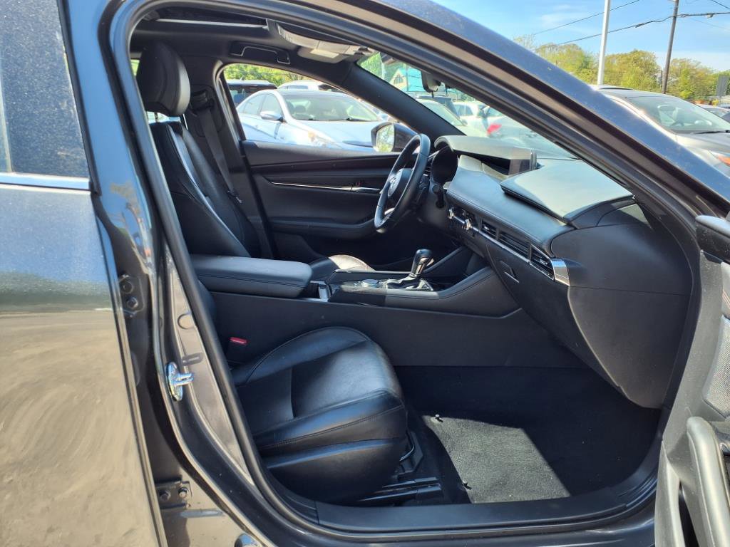 Used 2019 MAZDA MAZDA3 Hatchback w/ Premium Package image 30