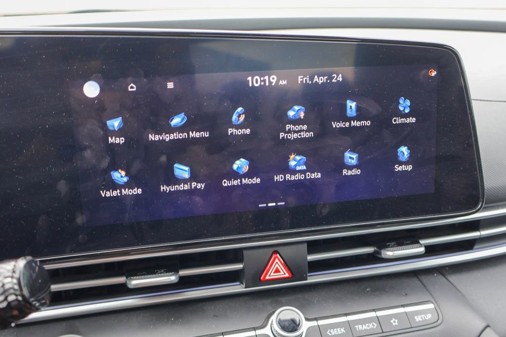 Used 2025 Hyundai Elantra Limited FWD image 5
