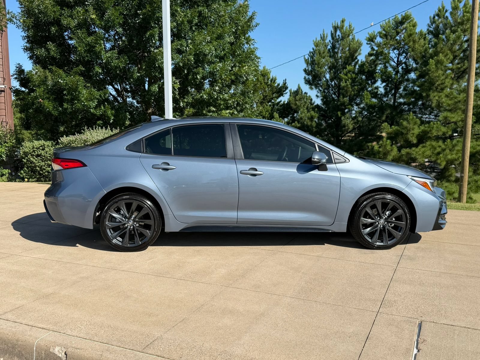 Used 2026 Toyota Corolla SE w/ SE Premium Package FWD image 7