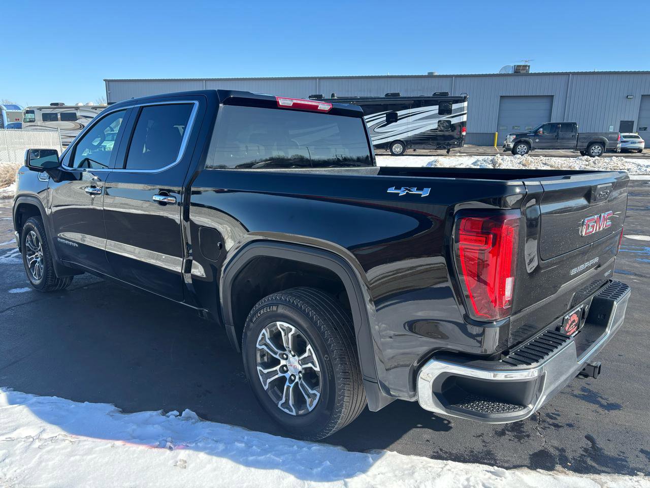 Used 2025 GMC Sierra 1500 SLT image 5