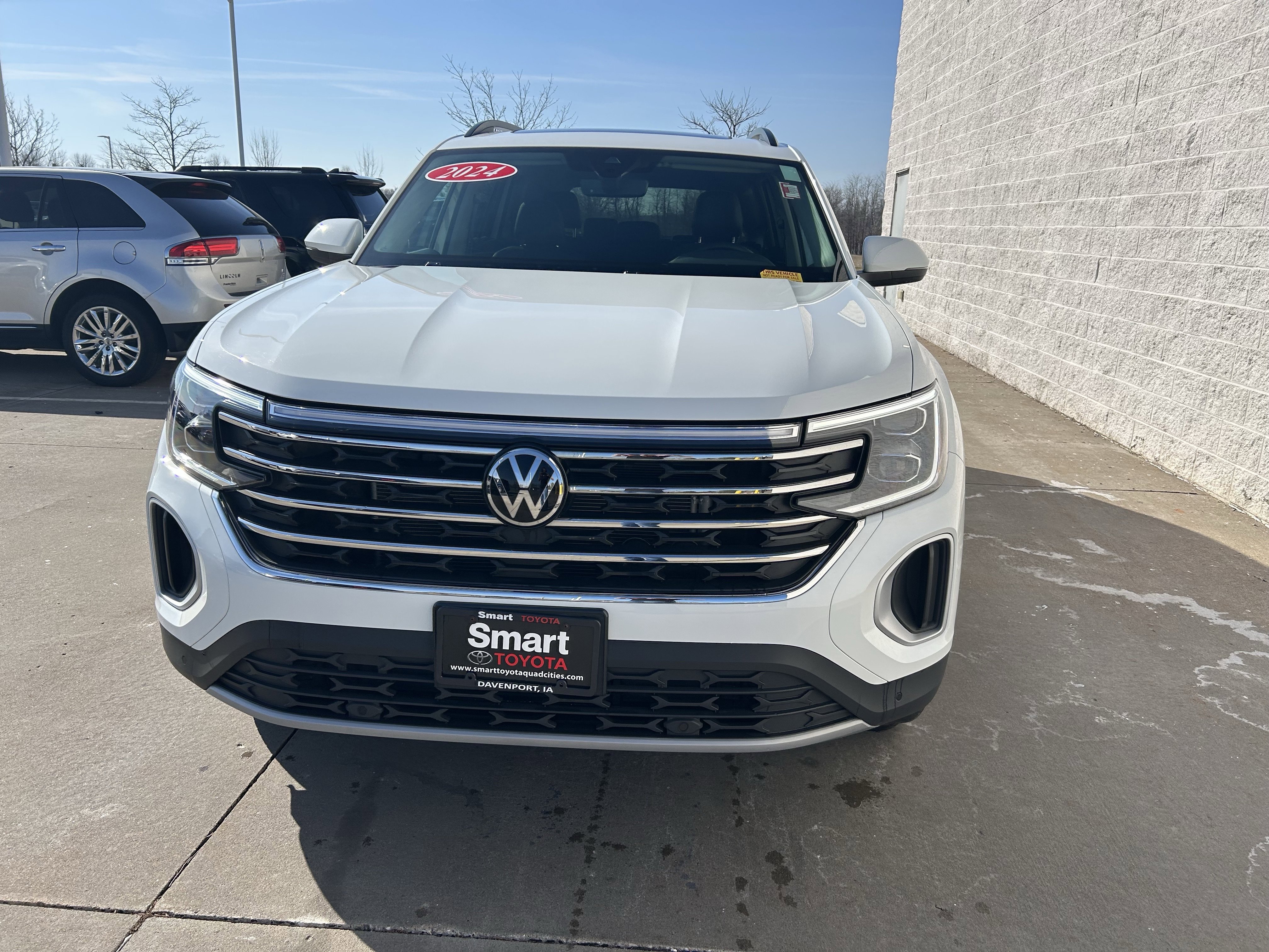 Used 2024 Volkswagen Atlas SE w/ Panoramic Sunroof Package image 8