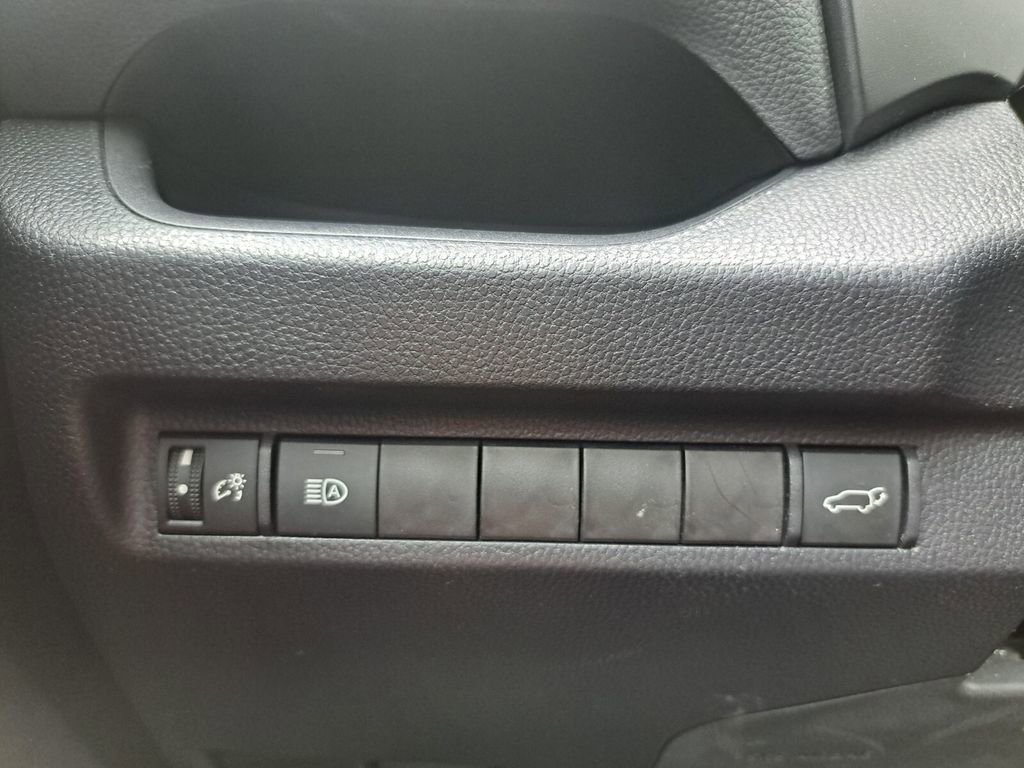 Used 2024 Toyota RAV4 XLE w/ Convenience Package FWD image 15